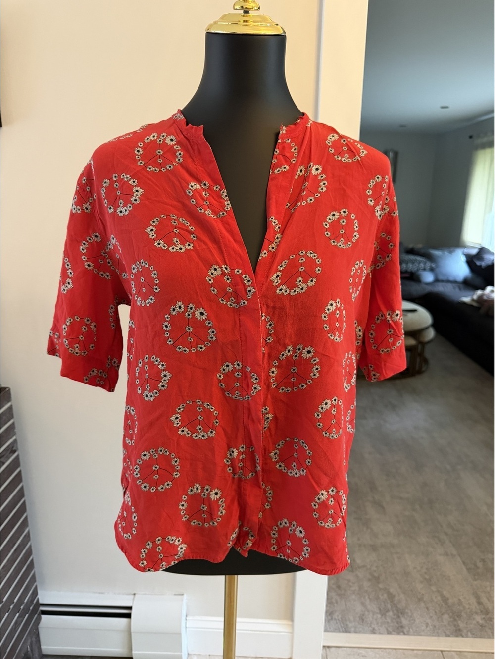 Excellent Sandro Red 100% Silk Peace Sign Cyrielle short sleeve button up small
